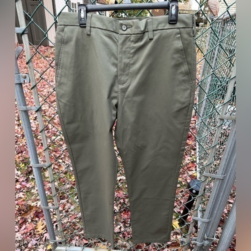 IZOD Men's American Chino Slim Fit Pants, 34Wx32L SLIM‎ (Tan/Khaki)